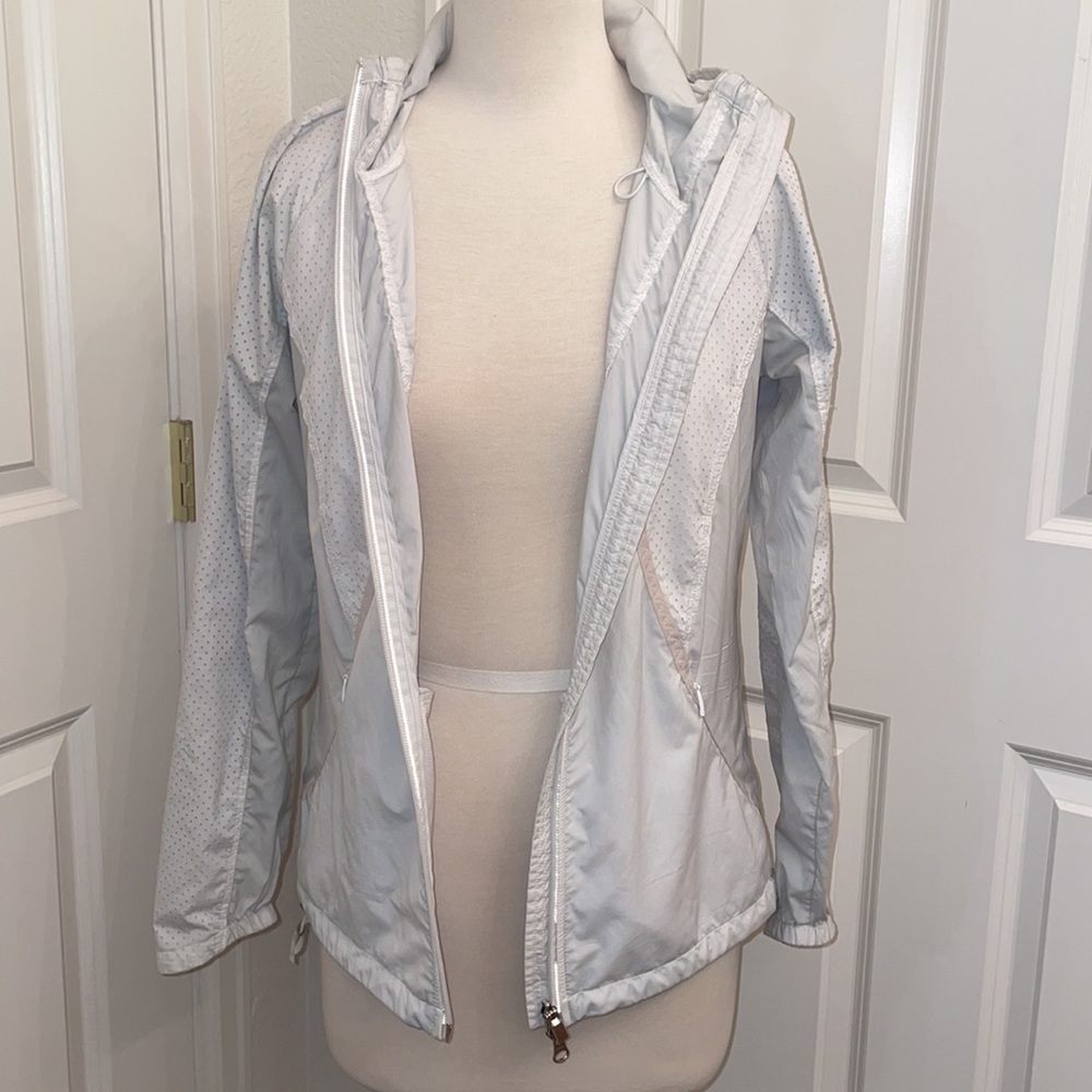 ATHLETA white hooded windbreaker jacket in women’s XXS - Picture 10 of 15